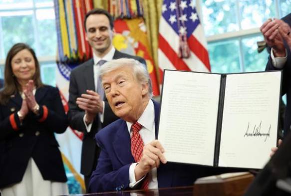 Imagen de archivo del presidente de Estados Unidos, Donald Trump, en el Despacho Oval.