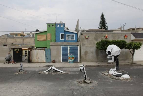 Las calaveras emergen de las calles para celebrar el Día de Muertos en México