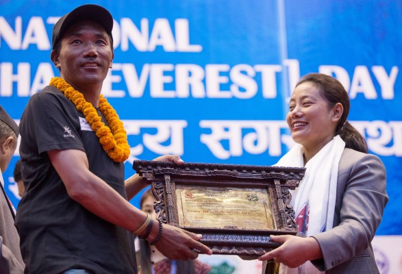 Tres días después de su 23 cima al Everest, Kami Rita buscará un nuevo récord