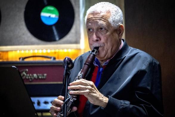 Un espectáculo benéfico con casi 150 artistas reivindica el mestizaje en Miami