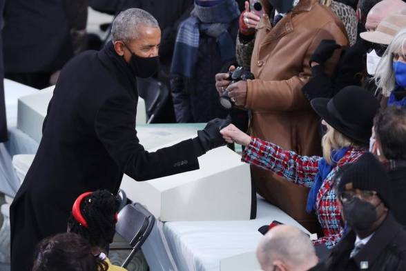Fotografía tomada el pasado 20 de enero en la que se registró al expresidente de Estados Unidos Barack Obama (i), en Washington DC (EE.UU.).