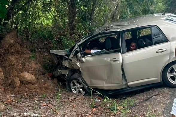 ¡Tragedia en Año Nuevo! Mueren tres en choque