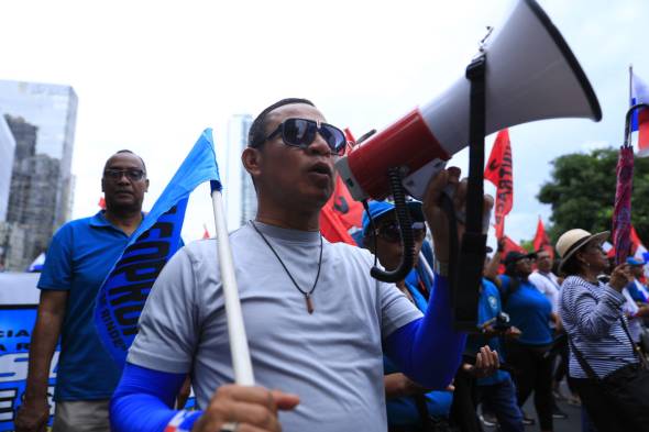 Las calles arden otra vez: maestros y obreros marchan para tumbar la Ley 462