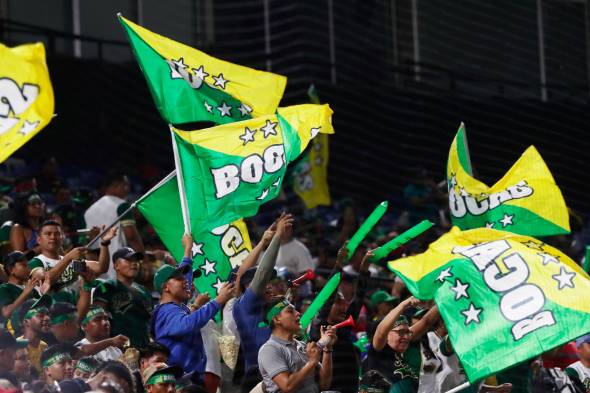 La afición bocatoreña alentó en las gradas.