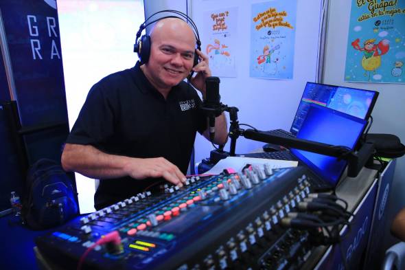 Isaac Domínguez: la voz y el carisma que cumple 28 años en la radio
