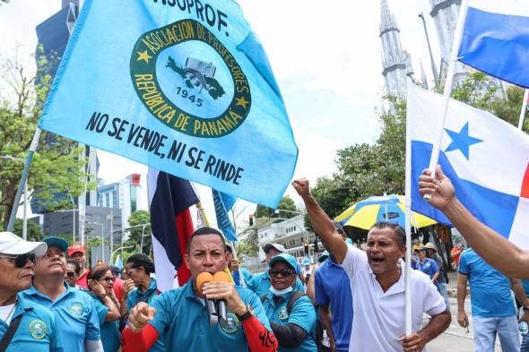 Los docentes están en paro de labores desde el 23 de abril.