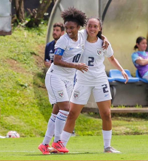 Selección femenina de fútbol va por buen camino