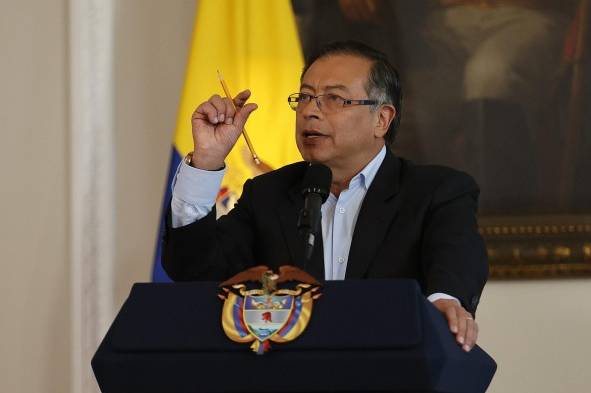El presidente de Colombia Gustavo Petro durante una rueda de prensa, hoy en el Palacio de Nariño en Bogotá (Colombia). .