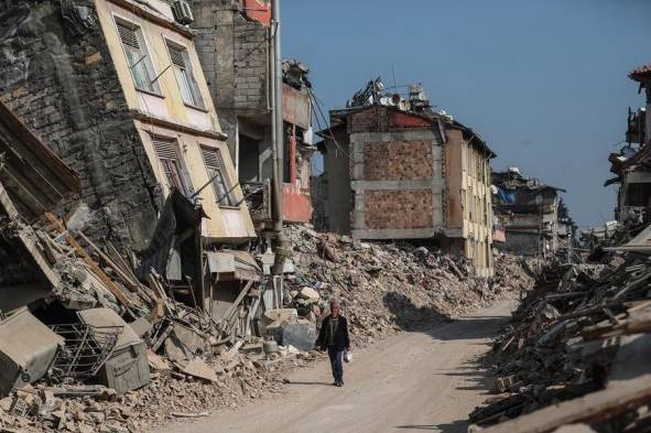 El número de víctimas del terremoto en Turquía supera ya las 43 mil 500