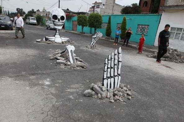 Las calaveras emergen de las calles para celebrar el Día de Muertos en México