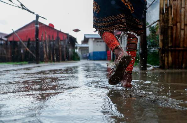 Mudanza de un hogar ancestral a casas de barriada