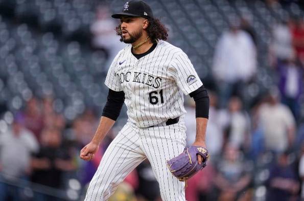 Rockies colocan en waivers a Lawrence