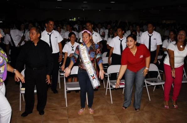 Los presentes gozaron al ritmo de la música cristiana.