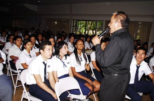 Padre, David Cosca fue el orador principal de la actividad.