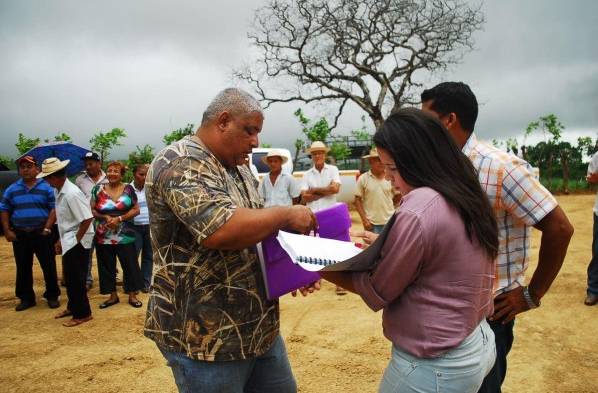 Olmedo Sáez en medio de la protesta realizada.