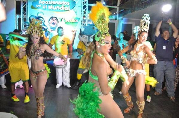 Las garotas se lucieron.