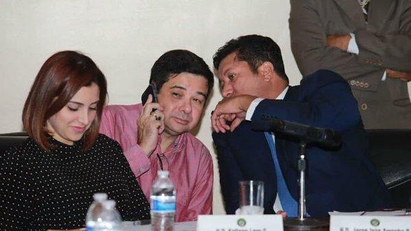 Se cuestionó la presencia de diputados que no eran de la comisión.