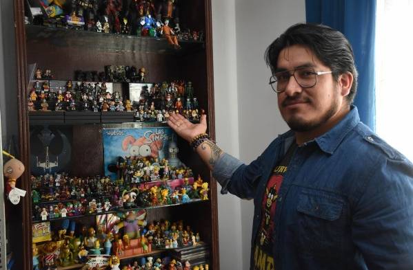 Desde danzas y películas hasta políticos, el mundo Lego que crea un boliviano