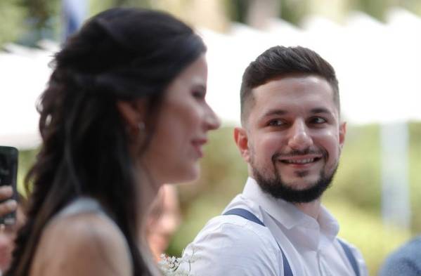 Bodas en un jardín de rosas para celebrar San Valentín en Buenos Aires