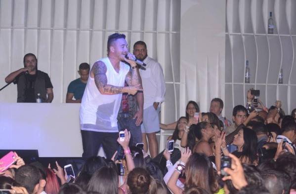 Quedaron encantadas con el talento del artista colombiano.