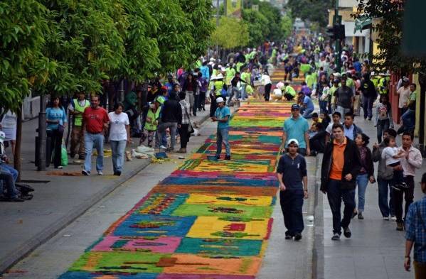 Alfombra bíblica entra al Guinness