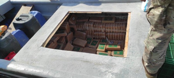 Dos detenidos transportando droga en lancha 