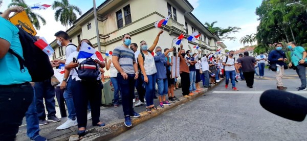 Protestan en la Corte Suprema contra el matrimonio igualitario