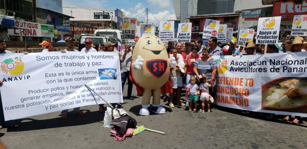 Protestan en contra de las importaciones al ritmo de tamborito