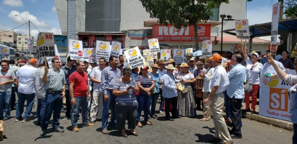 Protestan en contra de las importaciones al ritmo de tamborito