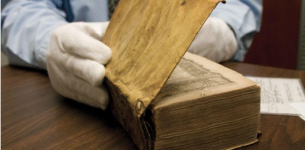 Libros encuadernados con piel humana