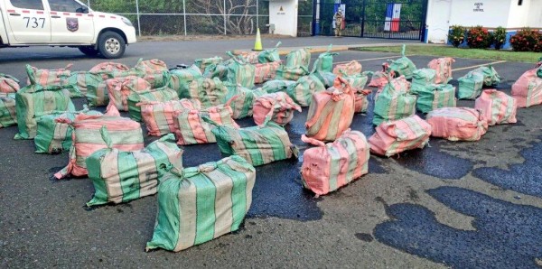 Senan detiene en Coiba a dos extranjeros llevando 1,500 paquetes de droga