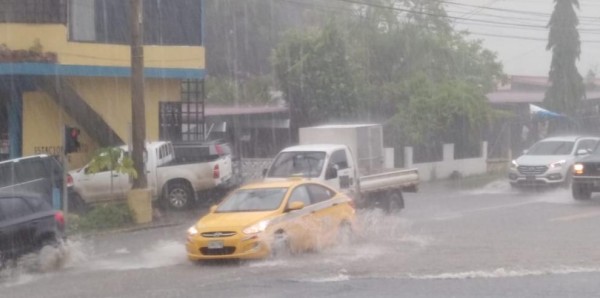 Etesa emite aviso de vigilancia por lluvias con tormentas