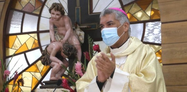 Monseñor Valdivieso respalda declaraciones del Papa sobre la unión civil entre personas del mismo sexo