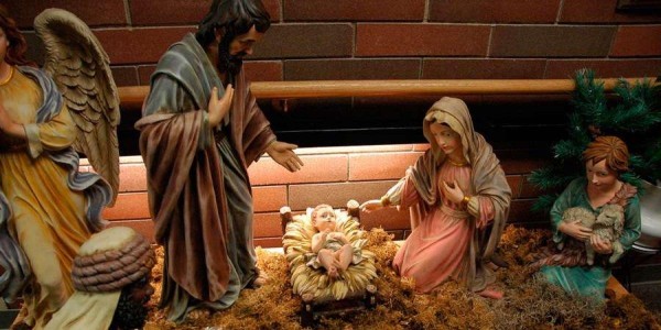 Aluminio, cuero, madera, arena y fibras naturales son algunos de los elementos empleados en estas creaciones.