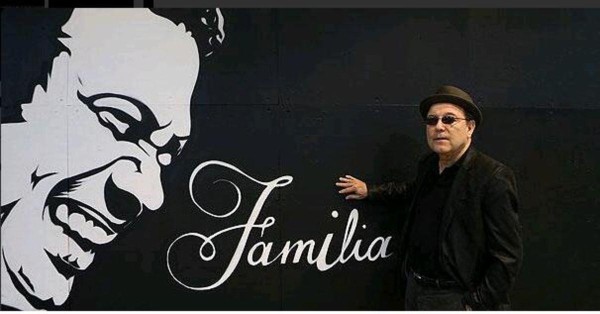 El primero en el velorio