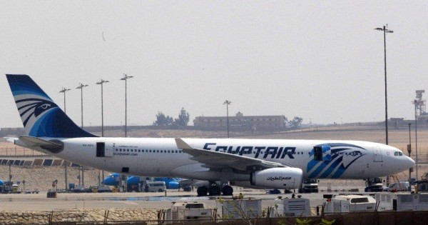 Hollande: El avión de Egyptair se ha estrellado y se ha perdido 