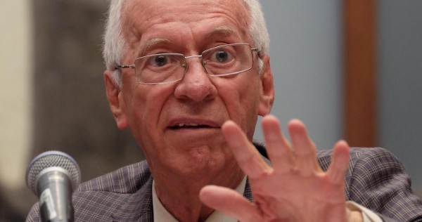 Renuncia embajador de México en Argentina que fue acusado de robar un libro