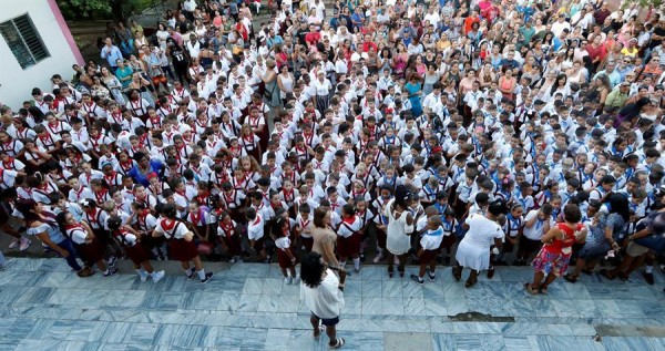 Cuba abre curso escolar con casi 2 millones de alumnos y más maestros