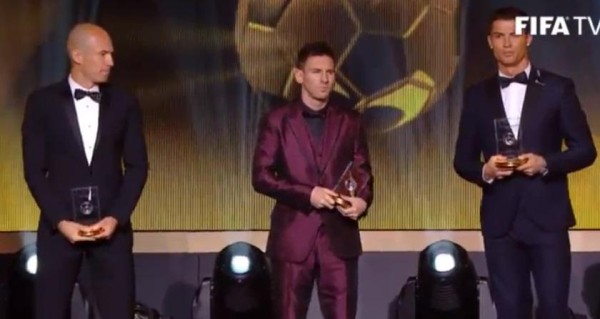 Ronaldo gana su tercer Balón de Oro y Messi levanta polémica por su futuro