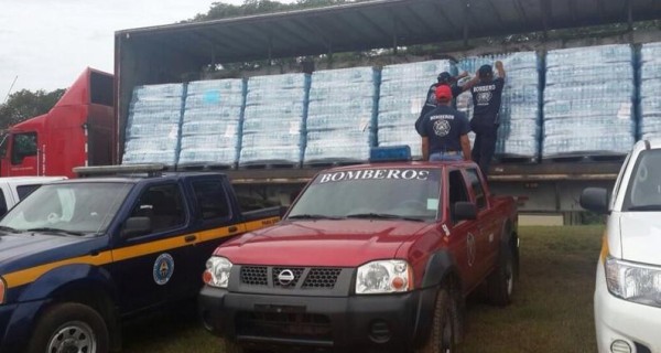 50 mil cajas de agua embotellada se encuentran en Azuera para su distribución.