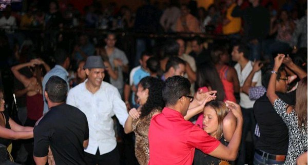 El público en general bailó hasta el final de la velada