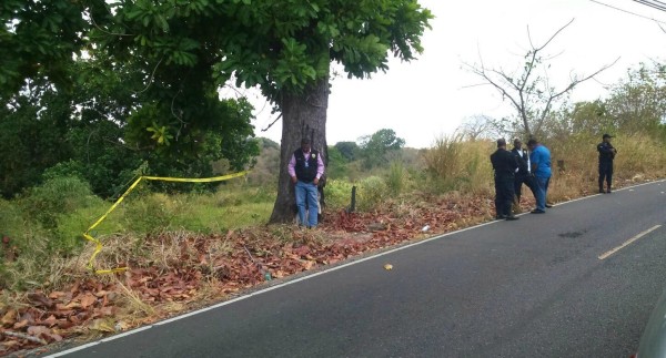 Funcionarios del Imelcf y Policía en el lugar.