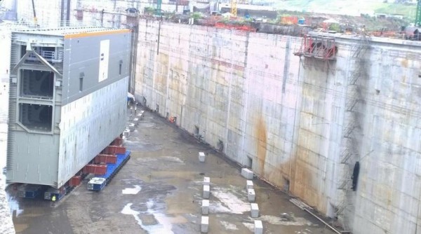 Compuerta del tercer juego de esclusas del Canal de Panamá.
