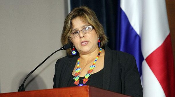 Varela de Chinchilla es designada como ministra del MEF