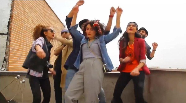 Los arrestan por bailar ’Happy’
