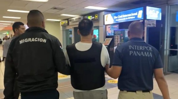 Capturaron en aeropuerto de Tocumen a mexicano buscado en EE.UU. por lavado de dinero