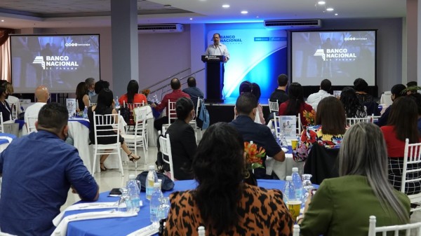 Javier Carrizo Esquivel, gerente general de Banco Nacional de Panamá durante el discurso de apertura del evento