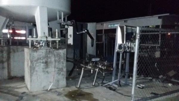 Explota tanque con CO2 de la&nbsp; empresa Aceti-Oxígeno en Aguadulce&nbsp;