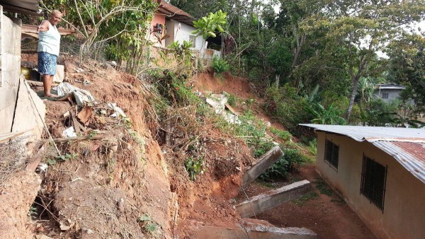 Autoridades del Sinaproc advierten que terrenos son peligrosos.