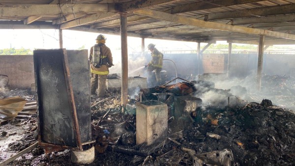 Incendio en Los Libertadores: Así quedó la azotea, hay una persona herida 